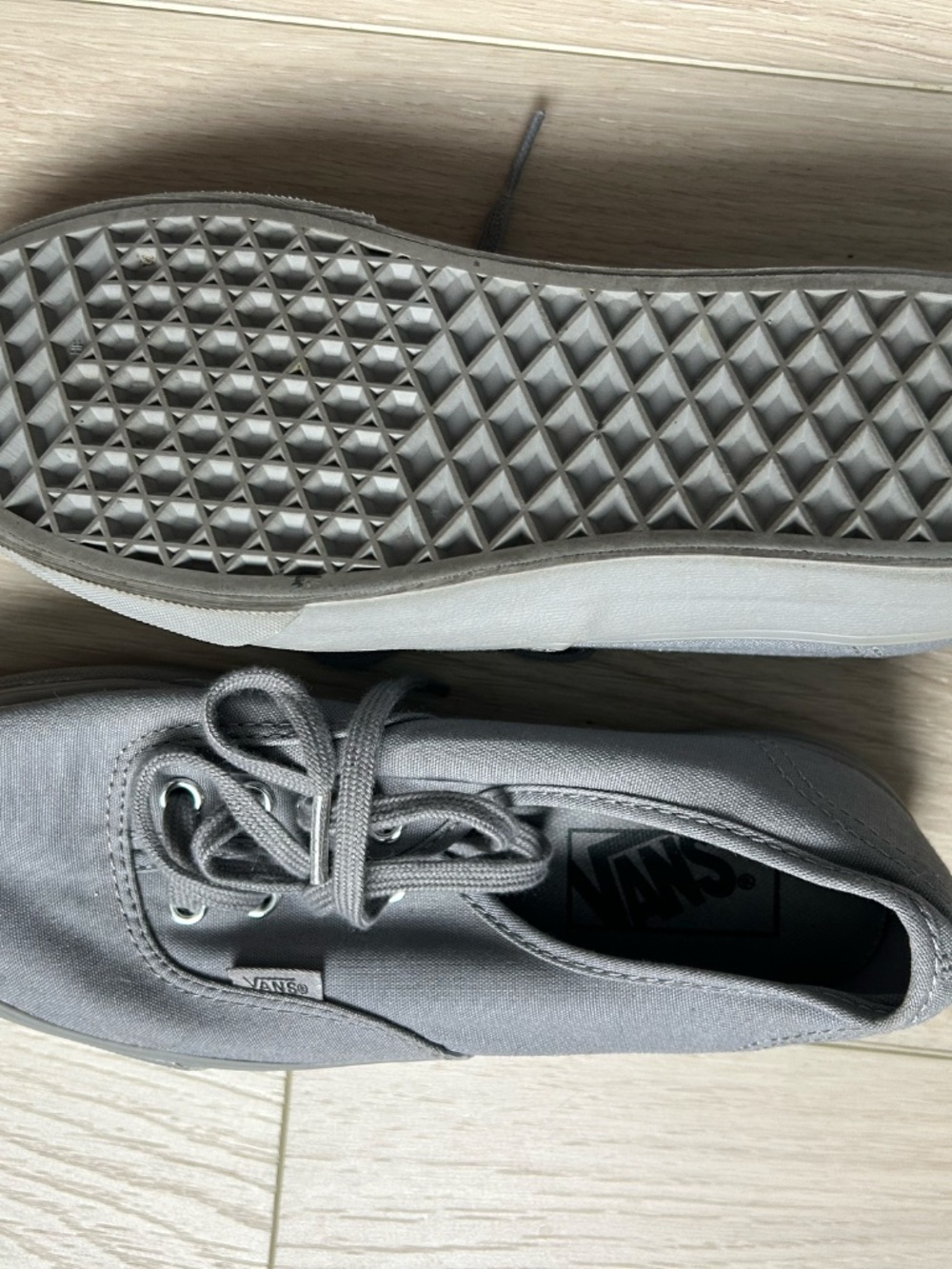 Vans - Picture 3 of 3